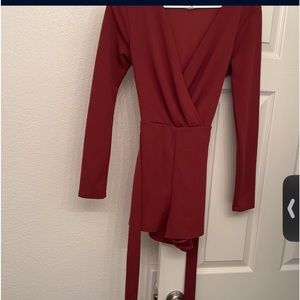 Brand new long sleeve, Windsor romper with belt burgundy